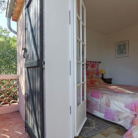Snug Holiday Home In Bormes Les Mimosas With Pool Kültér fotó