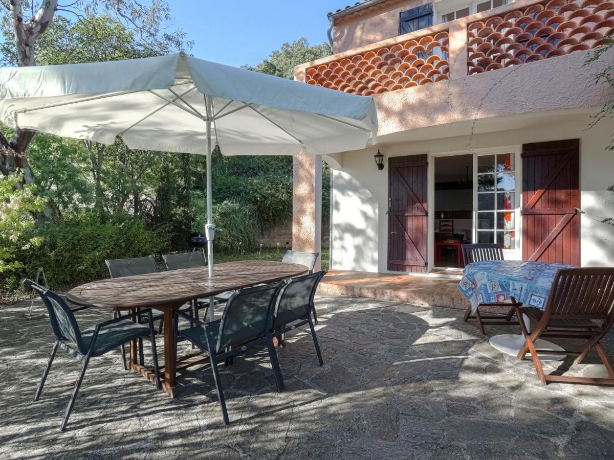Snug Holiday Home In Bormes Les Mimosas With Pool Kültér fotó