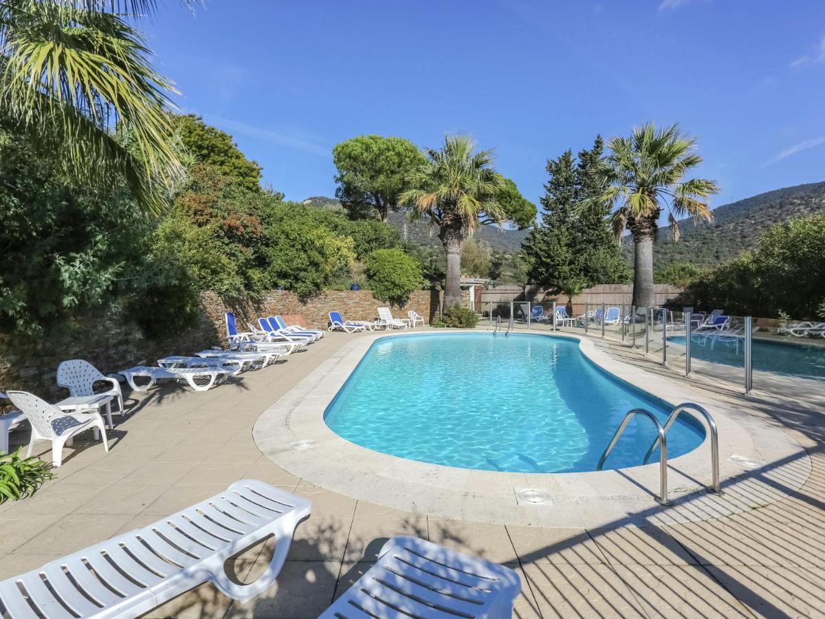 Snug Holiday Home In Bormes Les Mimosas With Pool Kültér fotó