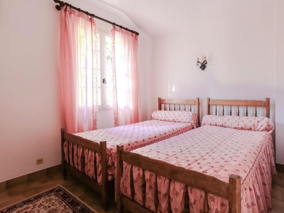 Snug Holiday Home In Bormes Les Mimosas With Pool Kültér fotó