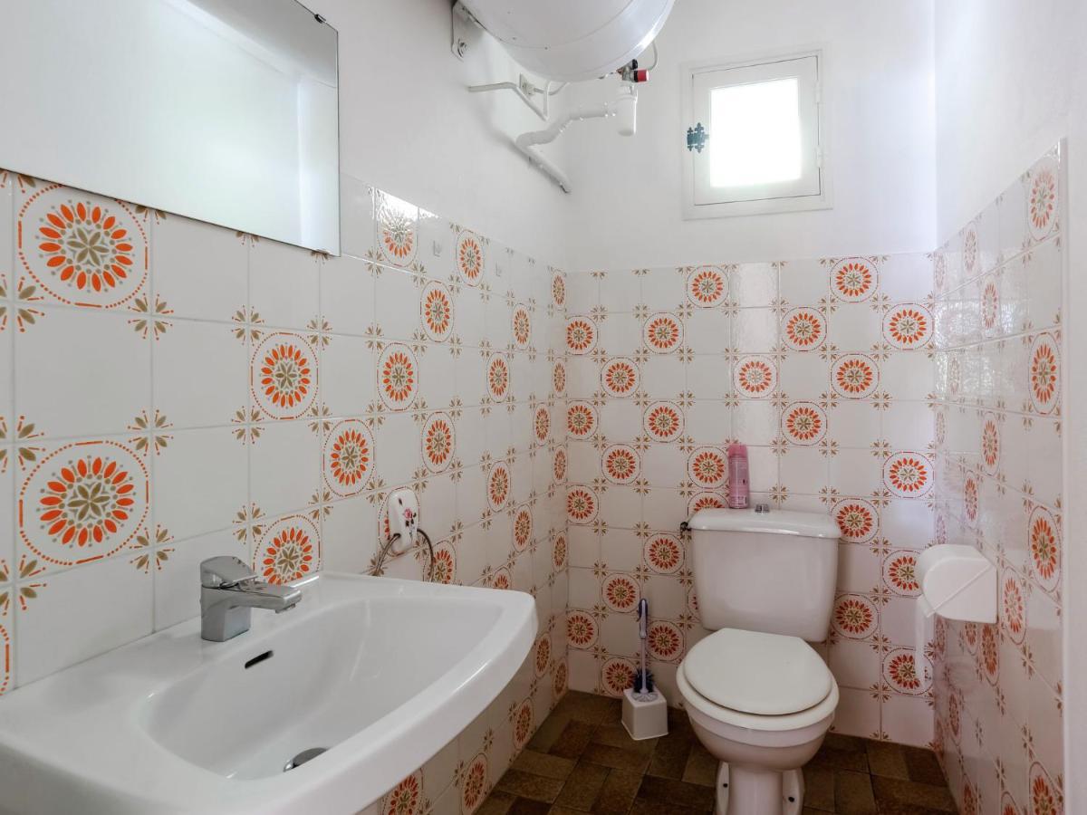Snug Holiday Home In Bormes Les Mimosas With Pool Kültér fotó