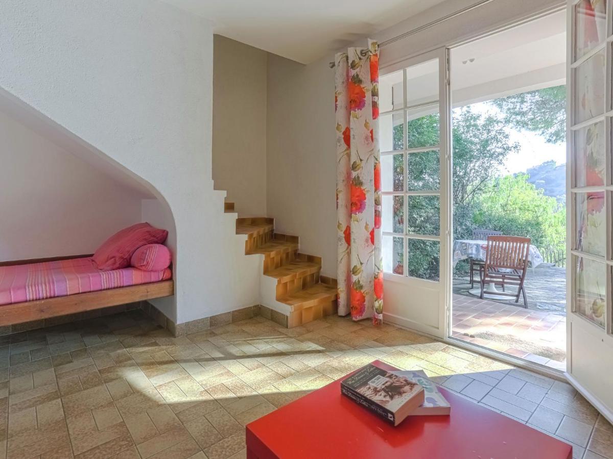 Snug Holiday Home In Bormes Les Mimosas With Pool Kültér fotó