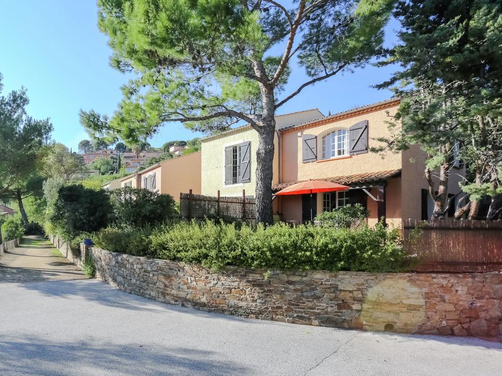 Snug Holiday Home In Bormes Les Mimosas With Pool Kültér fotó