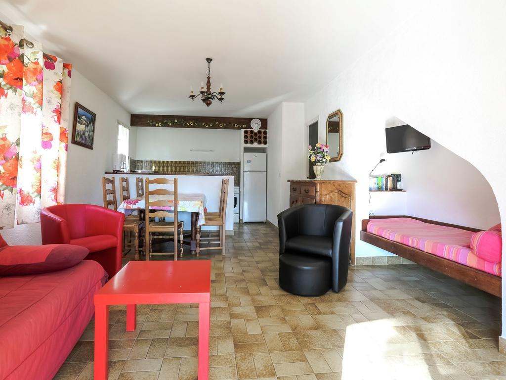 Snug Holiday Home In Bormes Les Mimosas With Pool Kültér fotó