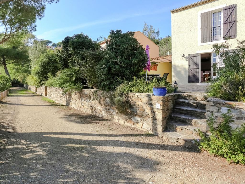 Snug Holiday Home In Bormes Les Mimosas With Pool Kültér fotó